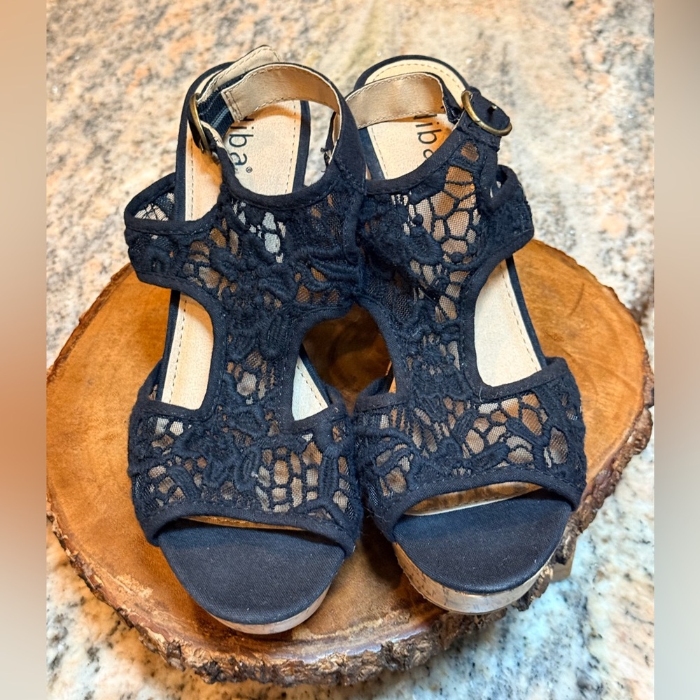 Diba Black Lace Cork Wedge Sandals – Size 9M. GUC